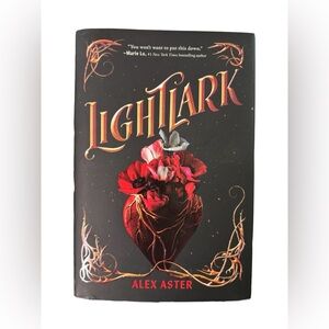 Lightlark (the Lightlark Saga Book 1) -- Alex Aster